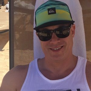 Meet your Posher, Troy